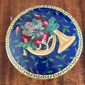 Mikasa Christmas “Holiday Music” Covered Trinket Box